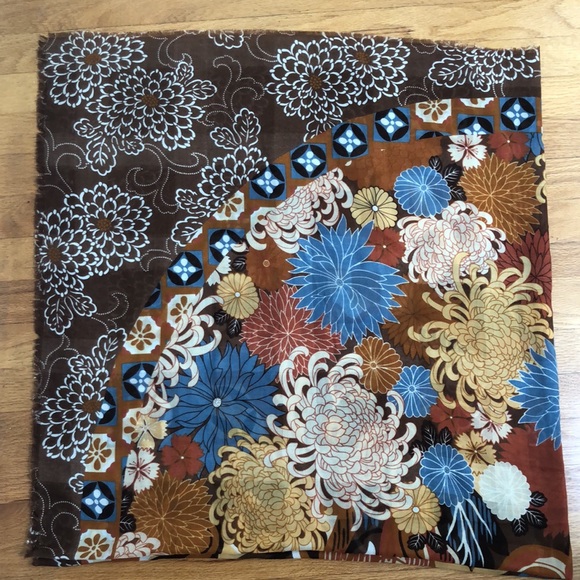 Attractive Chrysanthemums Print Large Shawl Wrap - Picture 10 of 14